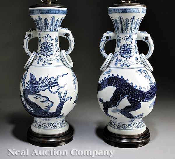 Appraisal: A Pair of Chinese Blue and White Porcelain Vases the