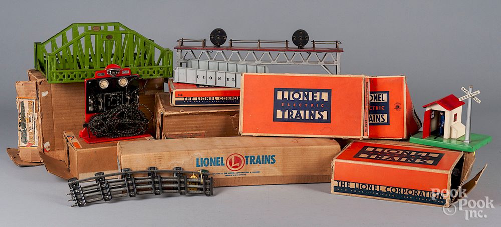 Appraisal: Group of Lionel train accessories Group of Lionel train accessories