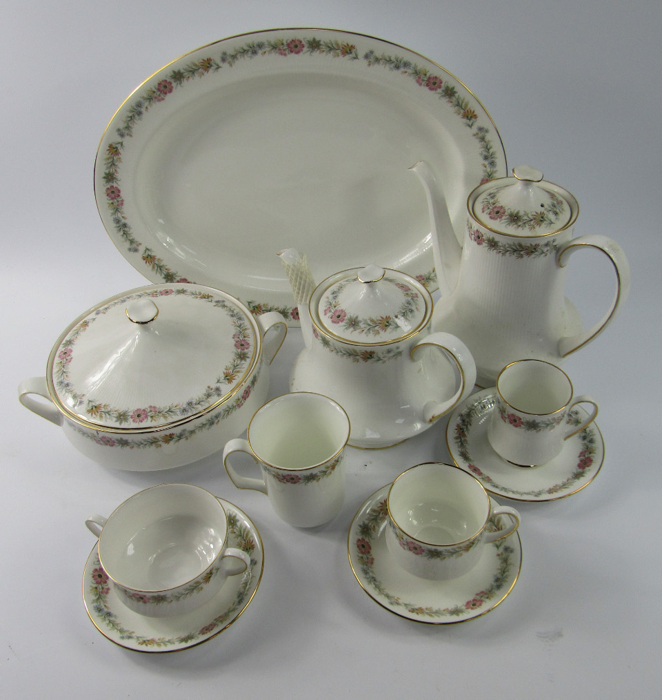 Appraisal: An extensive service of Royal Albert and Paragon Belinda pattern