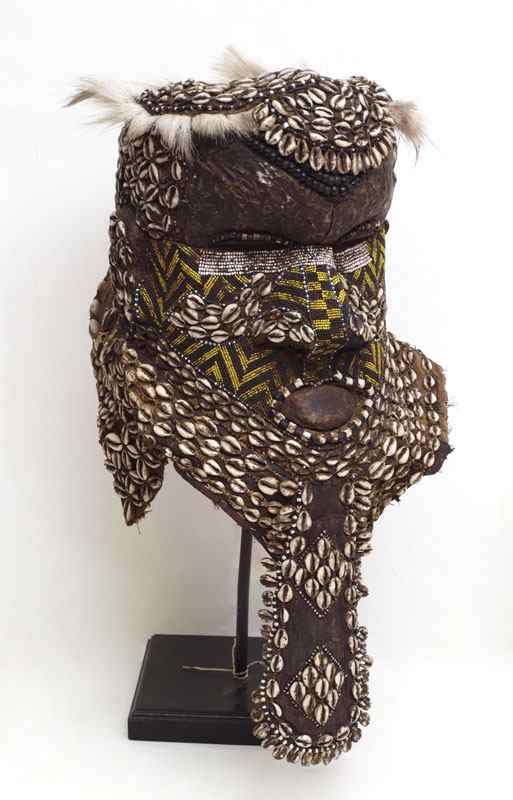 Appraisal: CARVED AFRICAN KUBA BWOOM MASK DEMOCRATIC REPUBLIC OF CONGO On