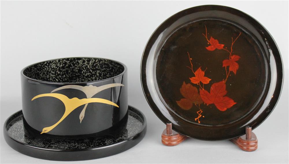 Appraisal: JAPANESE LACQUER TRAY AND BOWL CA the bowl with crane