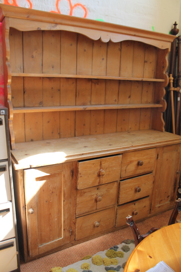 Appraisal: A Victorian pine dresser with plate rack