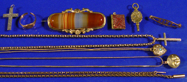 Appraisal: Quantity of assorted gold jewellery including chains brooches pendants etc