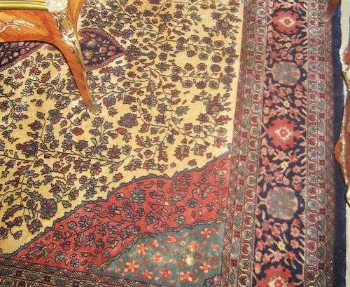 Appraisal: INDO FERAGHAN old Beige central field with a blue central