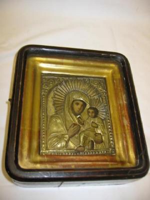 Appraisal: A RUSSIAN ICON depicting Our Lady of Kiev with gilt