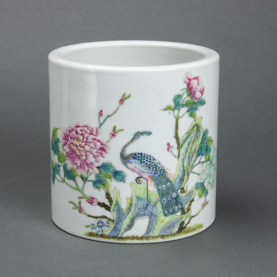 Appraisal: CHINESE FAMILLE ROSE BRUSH POT Chinese famille rose brush pot