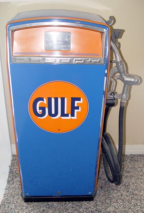 Appraisal: VINTAGE WILLIAMS GASBOY GULF MARINE GAS PUMP Restored paint model