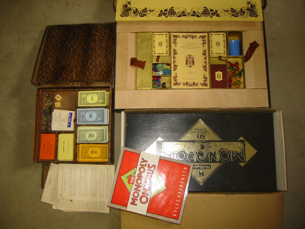 Appraisal: An early Waddingtons Monopoly game De Luxe Set in three