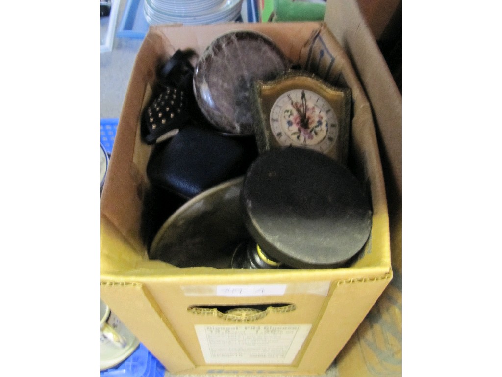 Appraisal: Box of bric-a-brac