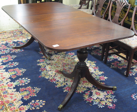 Appraisal: FEDERAL STYLE MAHOGANY DINING TABLE WITH LEAF Grand Rapids Chair