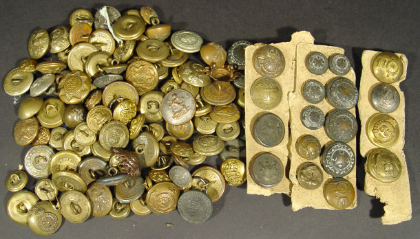 Appraisal: Large collection of predominantly British military buttons