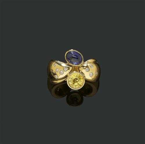 Appraisal: SAPPHIRE AND BRILLIANT-CUT DIAMOND RING J FRECH Zurich Yellow gold