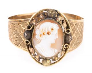 Appraisal: K buckle style bracelet with oval hand carved shell cameo