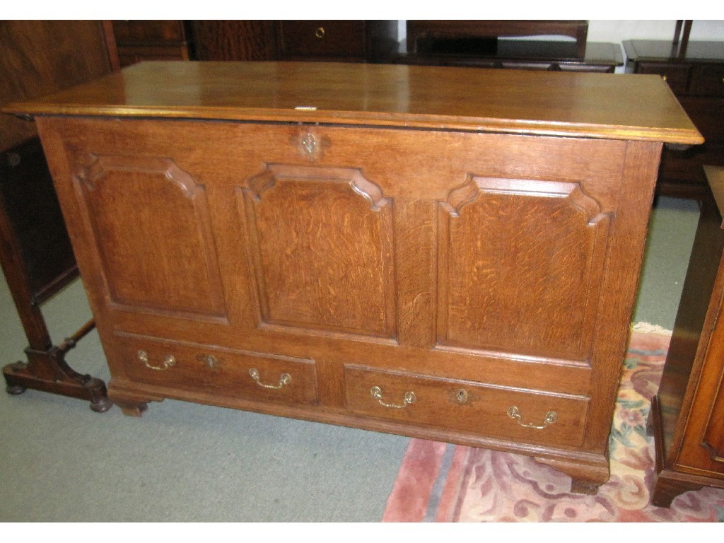 Appraisal: th century oak mule chest