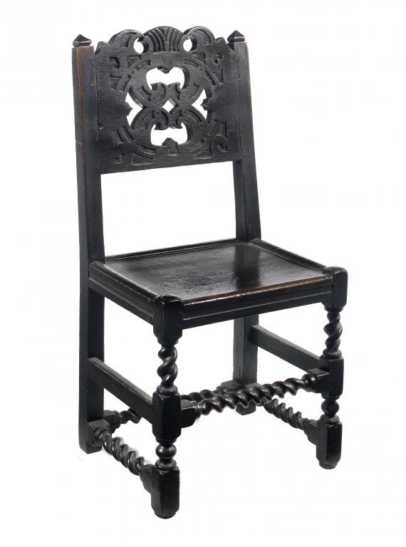 Appraisal: A WILLIAM III JOINED OAK CHAIR LANCASHIRE CHESHIRE the pierced