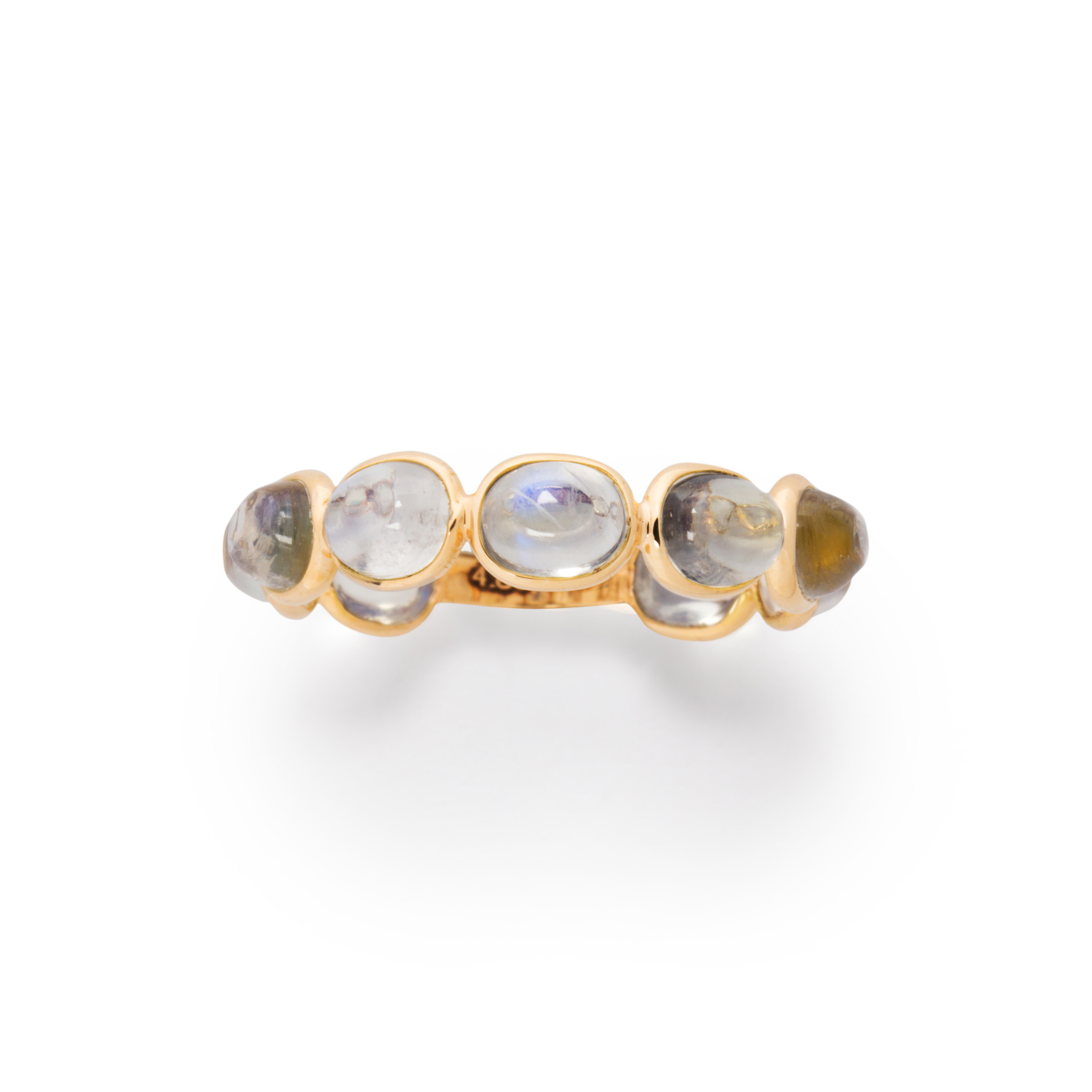 Appraisal: A MOONSTONE AND EIGHTEEN KARAT GOLD RING A moonstone and