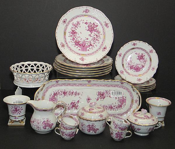 Appraisal: A Herend porcelain dinner service in the 'Indian Basket' pattern