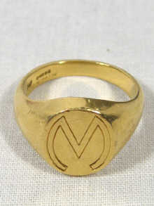 Appraisal: Cartier An carat gold signet ring signed Cartier London and