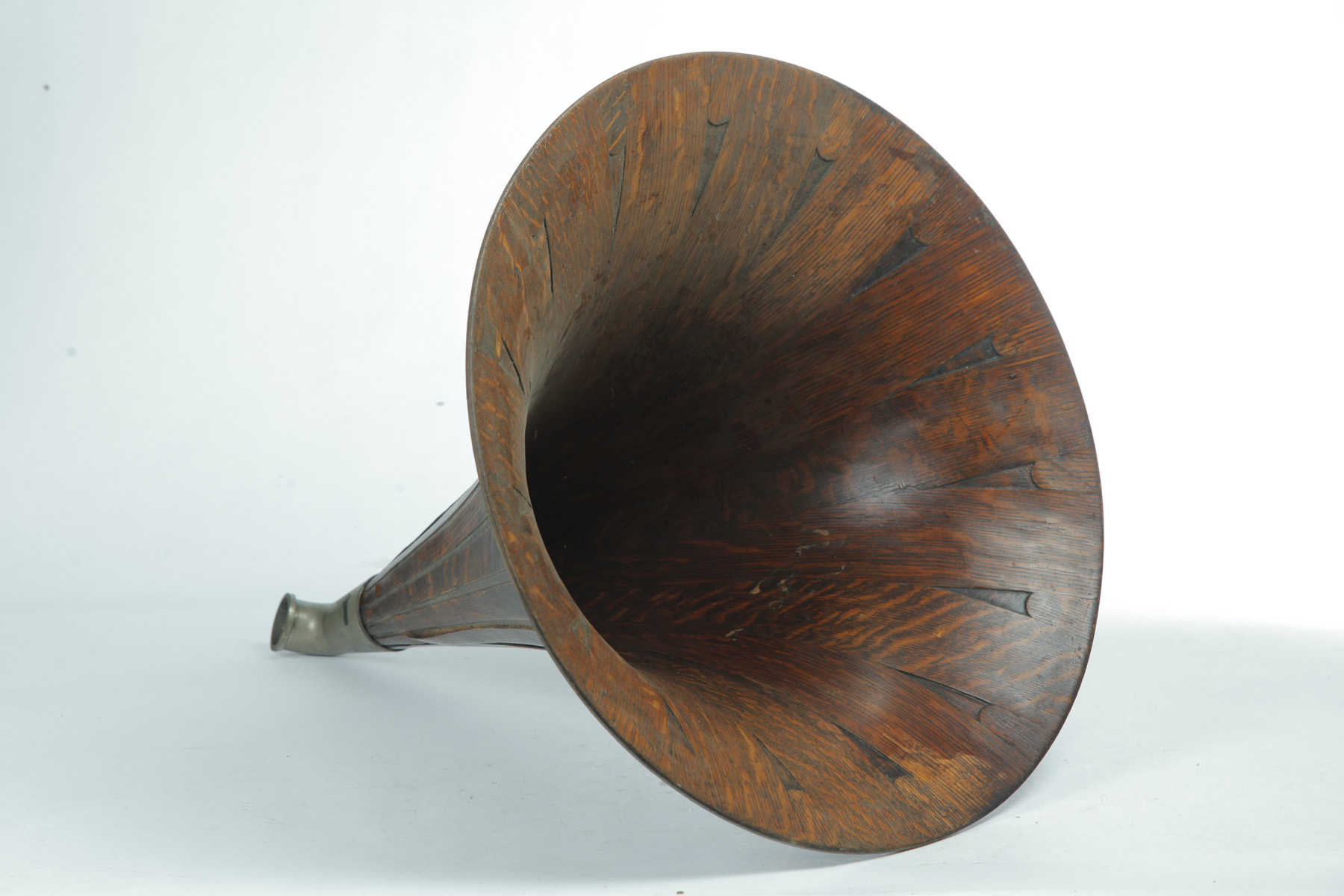 Appraisal: LAMINATED OAK RCA VICTOR HORN American st quarter- th century