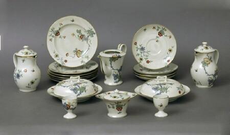 Appraisal: Haviland Limoges Porcelain Part Breakfast Service Decorated in the Kakiemon