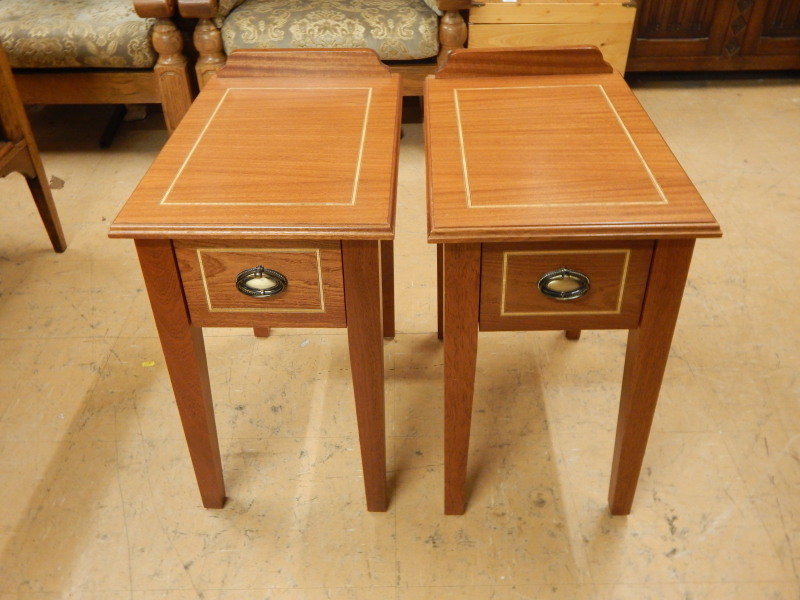 Appraisal: A pair of modern mahogany Edwardian style bedside tables each