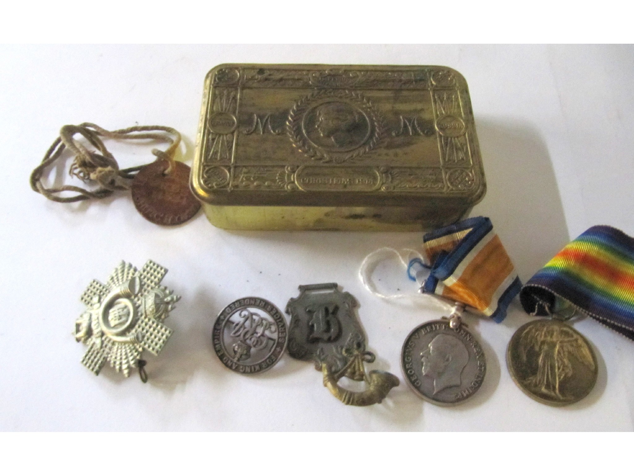 Appraisal: A lot comprising a WWI group of two to Pte