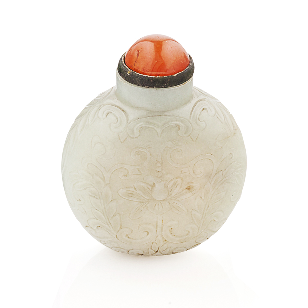 Appraisal: YWHITE JADE TABLE SNUFF BOTTLE QING DYNASTY TH CENTURY the