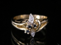 Appraisal: Ladies' Sapphire Diamond Ring k yellow gold ring set with