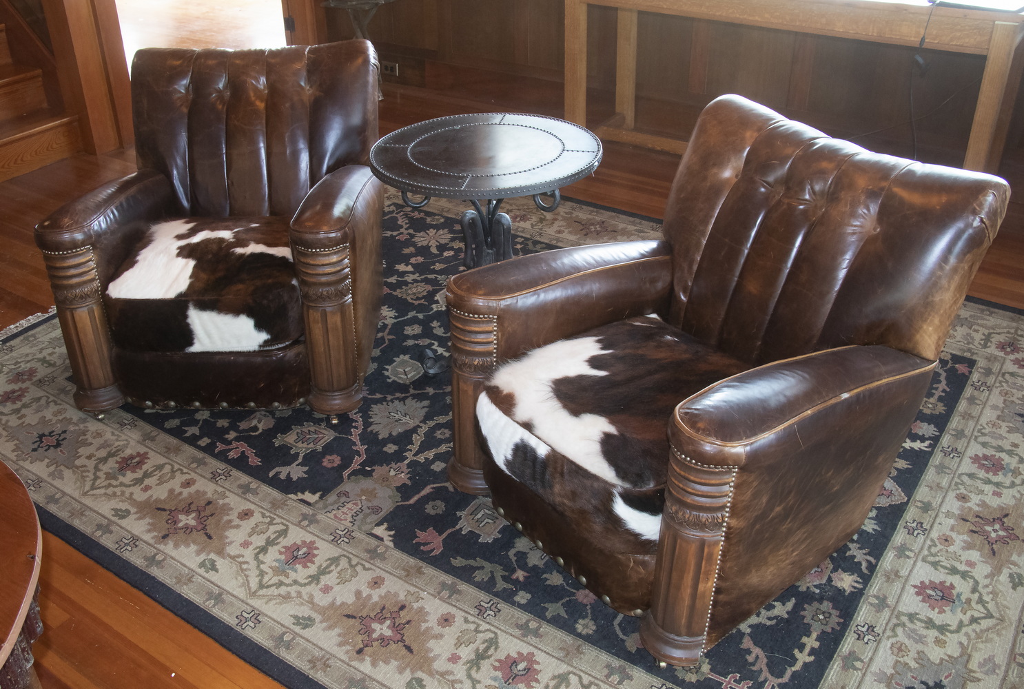 Appraisal: PR OLD HICKORY EASY CHAIRS Pair of Tufted Brown Leather