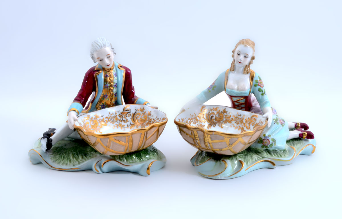 Appraisal: PAIR OF FIGURAL MEISSEN PIN TRAYS Polychrome decorated figures of