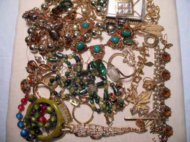 Appraisal: Lot assorted ladies costume jewelry Brands such as Monet Avon