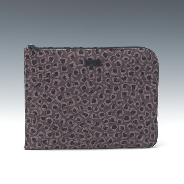 Appraisal: GUCCI LEOPARD PRINT NYLON CLUTCH x Leopard print fabric top