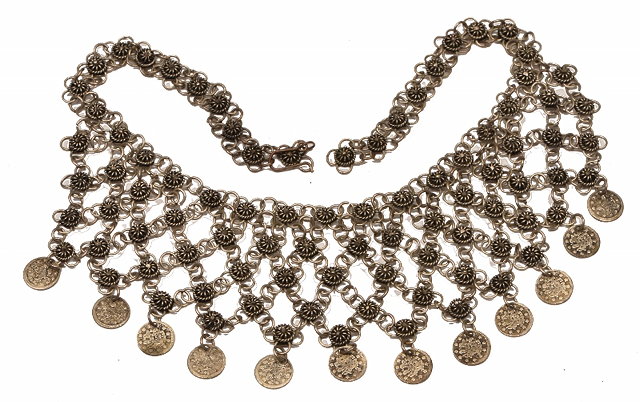 Appraisal: A MIDDLE EASTERN NECKLACE with interlocking filigr e links and