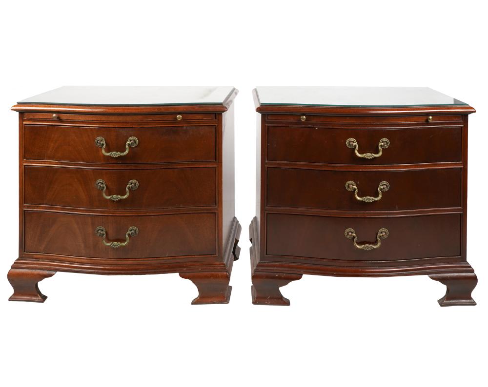 Appraisal: PAIR OF BAKER FURNITURE NIGHTSTANDSeach with manufacturer's label each with