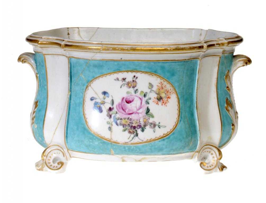 Appraisal: A DERBY BOUGH POT of bomb form with gilt scrolling