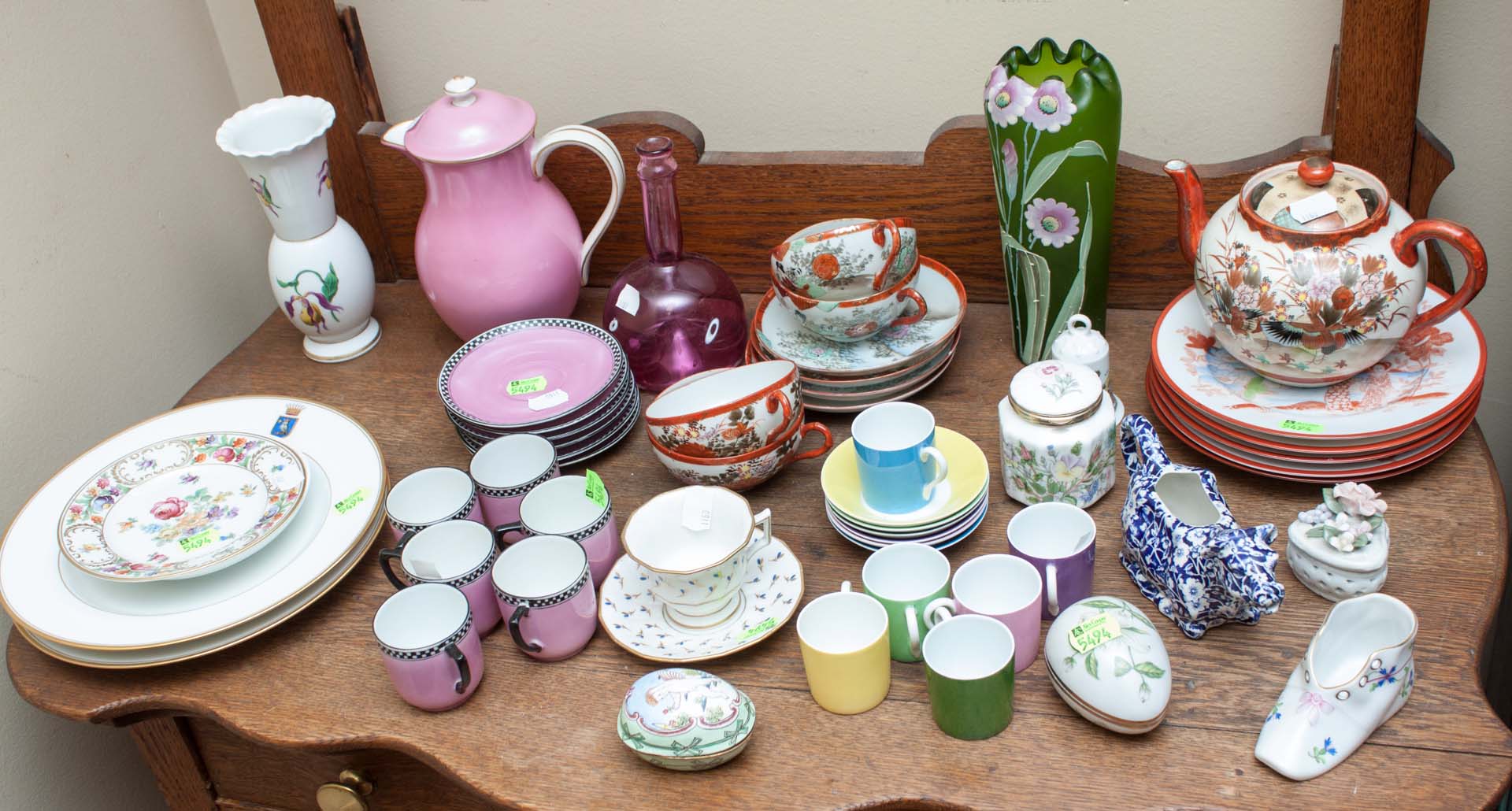 Appraisal: Large assortment of glass porcelain items including oriental items painted