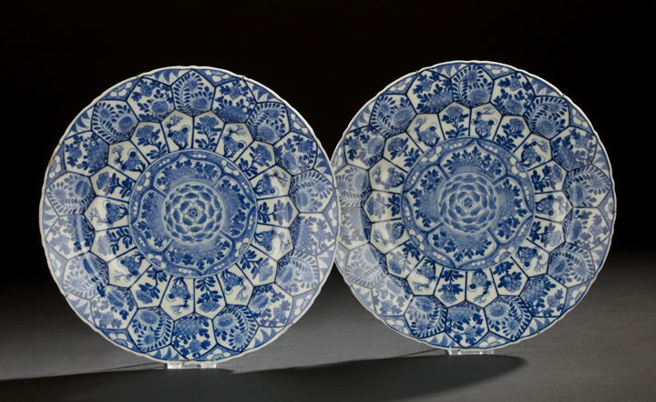 Appraisal: Fine Pair of Chinese Export Blue and White Porcelain Plates