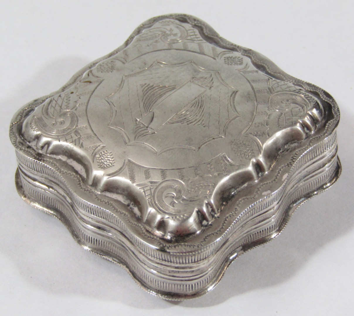 Appraisal: A Continental powder box in white metal no marks