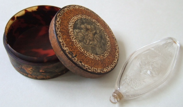 Appraisal: An th century glass scent bottle of lozenge outline circa