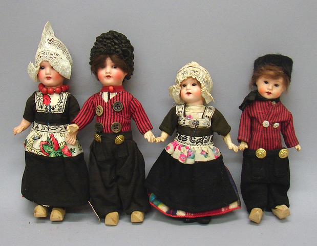 Appraisal: Lot of Dutch dolls from Volendam Girls - Boys -