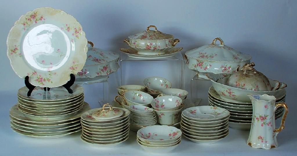 Appraisal: THEODORE HAVILAND LIMOGES FRANCE EARLY TWENTIETH CENTURY PORCELAIN PART DINNER