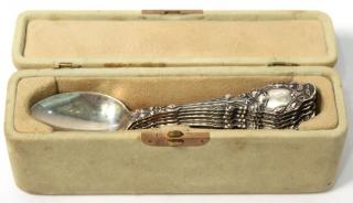 Appraisal: Set of Gorham Virginiana Sterling Spoons Sterling silver the floral-encrusted