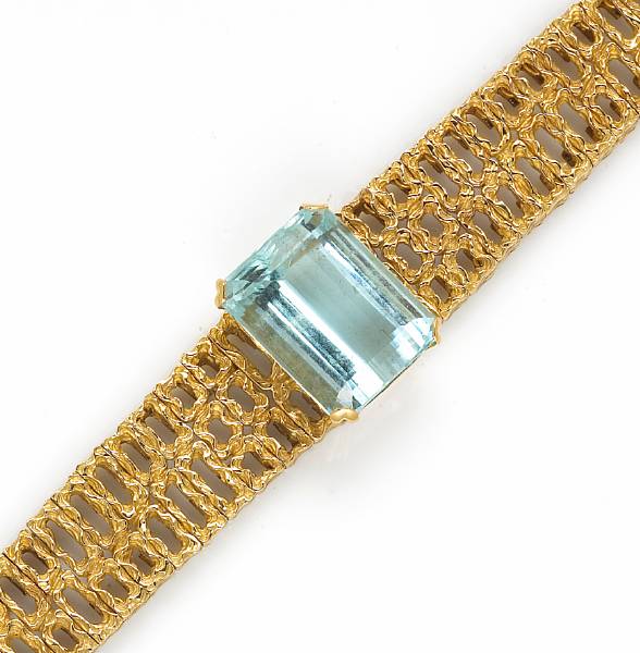 Appraisal: An aquamarine and eighteen karat gold bracelet estimated aquamarine weight