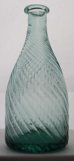 Appraisal: th c pattern molded ribbed bottle swirled to the left