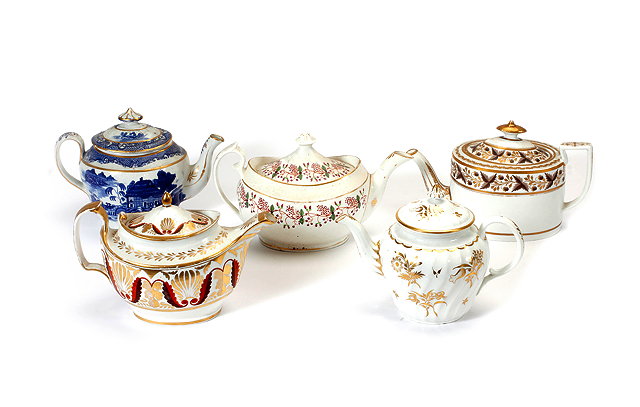 Appraisal: A GROUP OF FIVE EARLY TH CENTURY ENGLISH PORCELAIN TEAPOTS