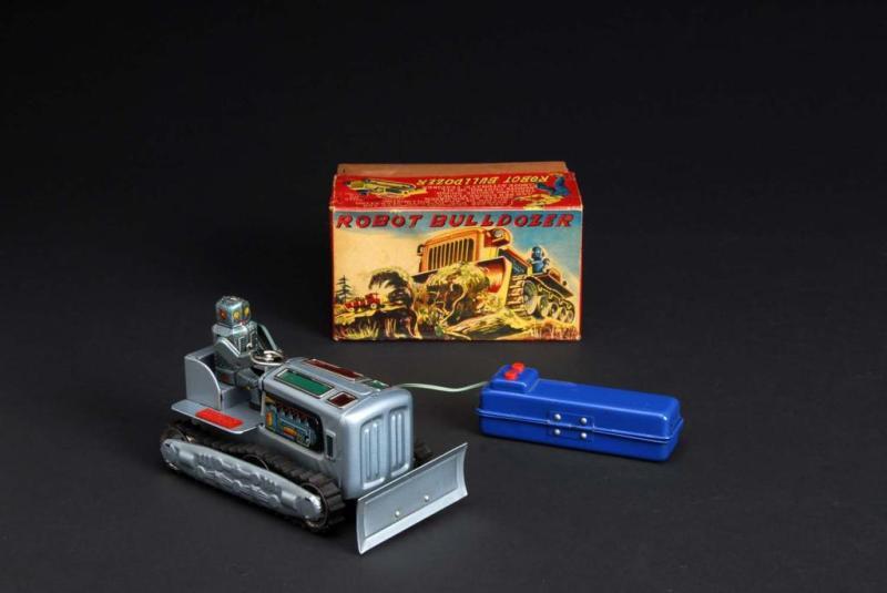 Appraisal: Robot Bulldozer Description Japanese Made by Kayo Working When in