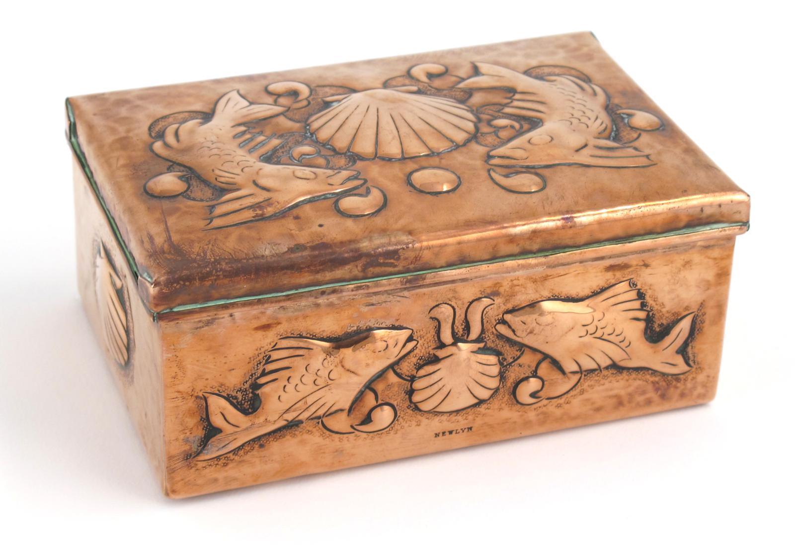 Appraisal: A Newlyn copper cigarette box with hinged cover