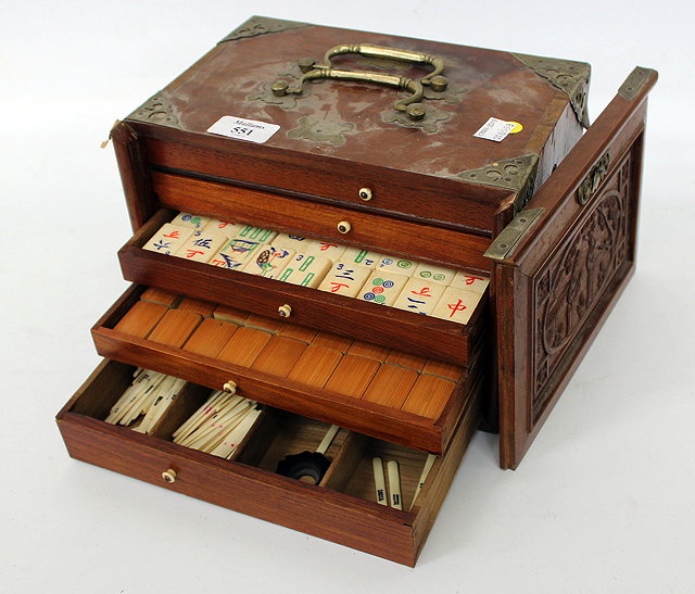 Appraisal: AN EARLY TO MID TH CENTURY CHINESE MAHJONG SET in