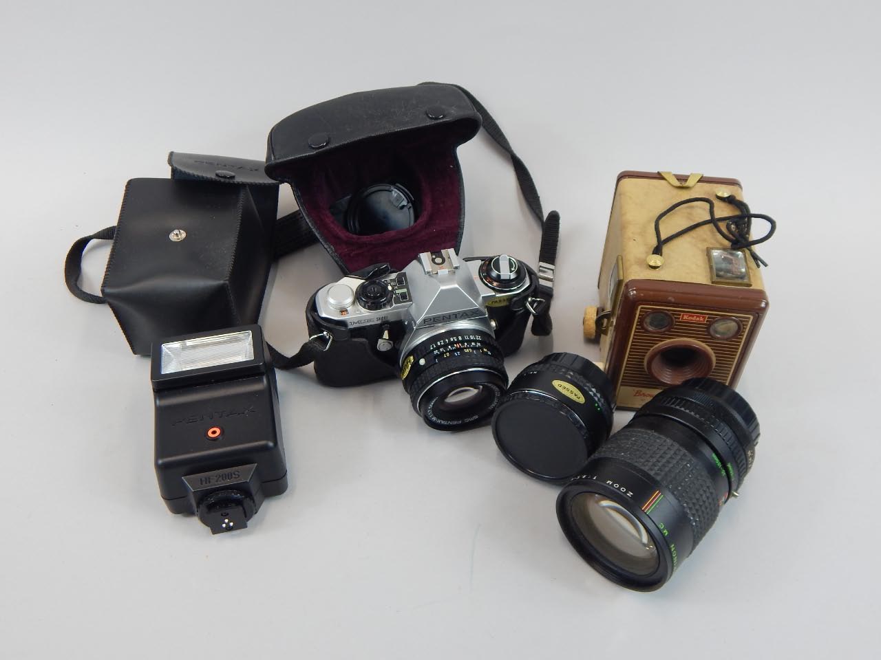 Appraisal: A quantity of camera equipment to include a Pentax ME