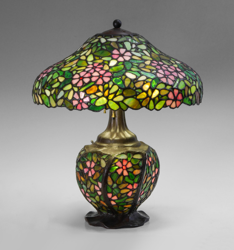 Appraisal: PEONY PATTERN LEADED GLASS TABLE LAMP Handel mark to heat